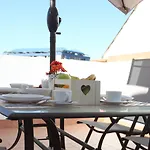 Life Apartments Santo Rey